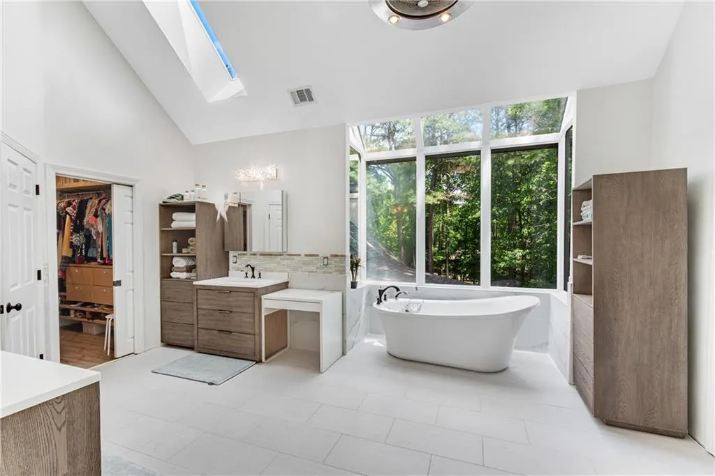 5485 Errol Place, Sandy Springs, Georgia 30327, 6 Bedrooms Bedrooms, ,6 BathroomsBathrooms,Residential,Sold,5485 Errol Place,6882649 5485 Errol Place, Sandy Springs, Georgia 30327, 6 Bedrooms Bedrooms, ,6 BathroomsBathrooms,Residential,Sold,5485 Errol Place,6882649