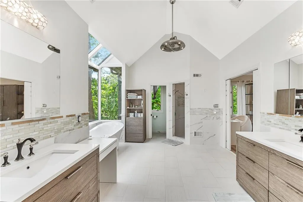 5485 Errol Place, Sandy Springs, Georgia 30327, 6 Bedrooms Bedrooms, ,6 BathroomsBathrooms,Residential,Sold,5485 Errol Place,6882649 5485 Errol Place, Sandy Springs, Georgia 30327, 6 Bedrooms Bedrooms, ,6 BathroomsBathrooms,Residential,Sold,5485 Errol Place,6882649