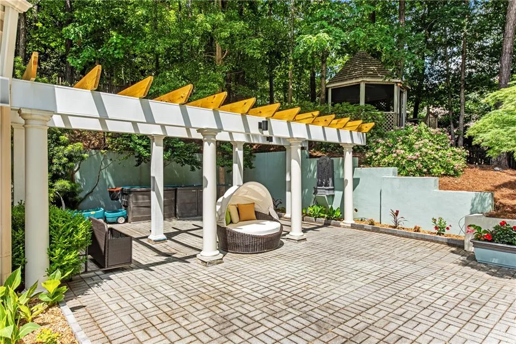 5485 Errol Place, Sandy Springs, Georgia 30327, 6 Bedrooms Bedrooms, ,6 BathroomsBathrooms,Residential,Sold,5485 Errol Place,6882649 5485 Errol Place, Sandy Springs, Georgia 30327, 6 Bedrooms Bedrooms, ,6 BathroomsBathrooms,Residential,Sold,5485 Errol Place,6882649