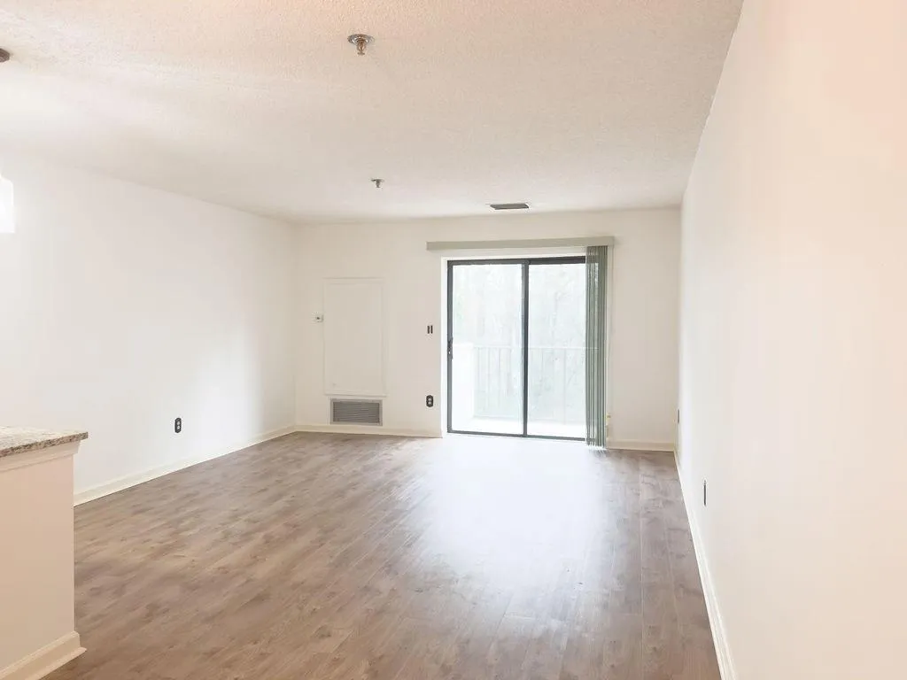 300 Johnson Ferry Road Ne Unit A305, Atlanta, Georgia 30328, 1 Bedroom Bedrooms, ,1 BathroomBathrooms,Residential,For Sale,300 Johnson Ferry Road Ne Unit A305,7729283
