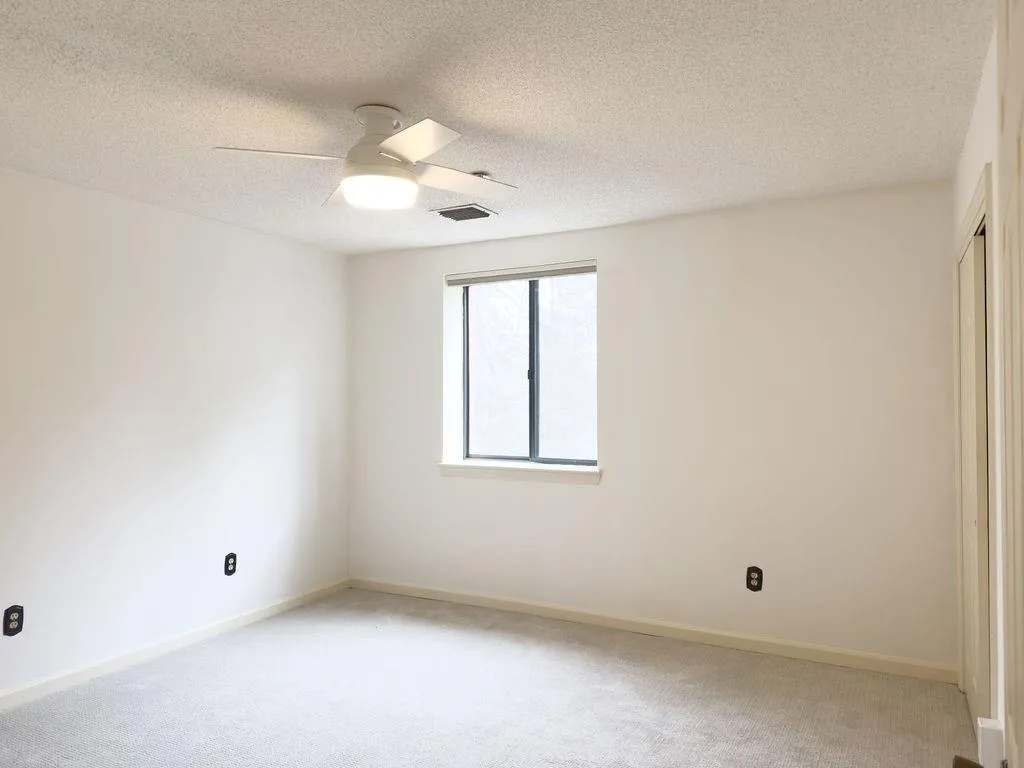 300 Johnson Ferry Road Ne Unit A305, Atlanta, Georgia 30328, 1 Bedroom Bedrooms, ,1 BathroomBathrooms,Residential,For Sale,300 Johnson Ferry Road Ne Unit A305,7729283