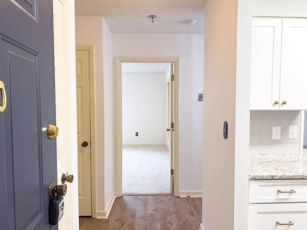 300 Johnson Ferry Road Ne Unit A305, Atlanta, Georgia 30328, 1 Bedroom Bedrooms, ,1 BathroomBathrooms,Residential,For Sale,300 Johnson Ferry Road Ne Unit A305,7729283