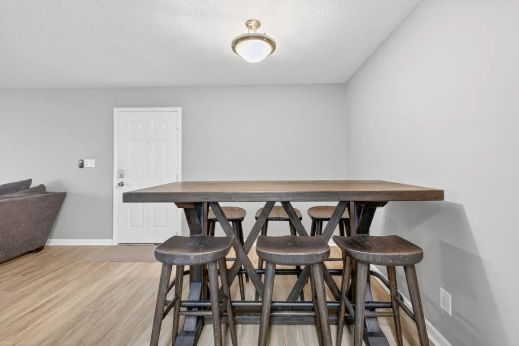 4102 Santa Fe Parkway, Sandy Springs, Georgia 30350, 3 Bedrooms Bedrooms, ,2 BathroomsBathrooms,Residential,For Sale,4102 Santa Fe Parkway,7720221