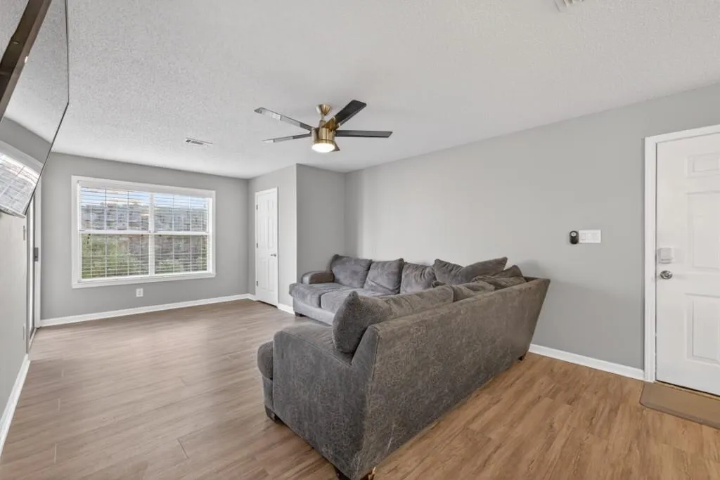 4102 Santa Fe Parkway, Sandy Springs, Georgia 30350, 3 Bedrooms Bedrooms, ,2 BathroomsBathrooms,Residential,For Sale,4102 Santa Fe Parkway,7720221