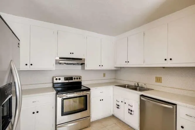 330 Winding River Drive Unit F, Sandy Springs, Georgia 30350, 3 Bedrooms Bedrooms, ,2 BathroomsBathrooms,Residential,Sold,330 Winding River Drive Unit F,6606467