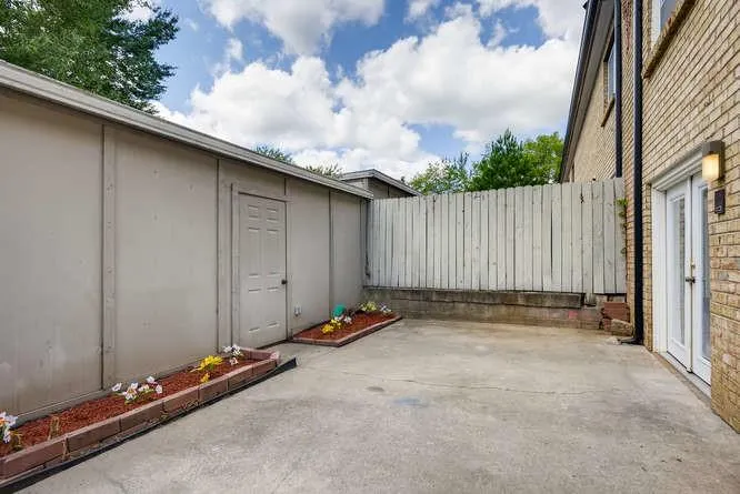 330 Winding River Drive Unit F, Sandy Springs, Georgia 30350, 3 Bedrooms Bedrooms, ,2 BathroomsBathrooms,Residential,Sold,330 Winding River Drive Unit F,6606467