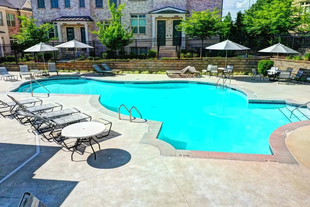 4755 Roswell Road, Atlanta, Georgia 30342, 2 Bedrooms Bedrooms, ,2 BathroomsBathrooms,Residential,Sold,4755 Roswell Road,6761115