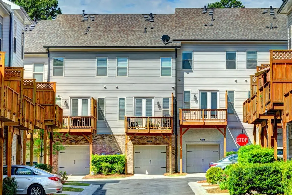 4755 Roswell Road, Atlanta, Georgia 30342, 2 Bedrooms Bedrooms, ,2 BathroomsBathrooms,Residential,Sold,4755 Roswell Road,6761115