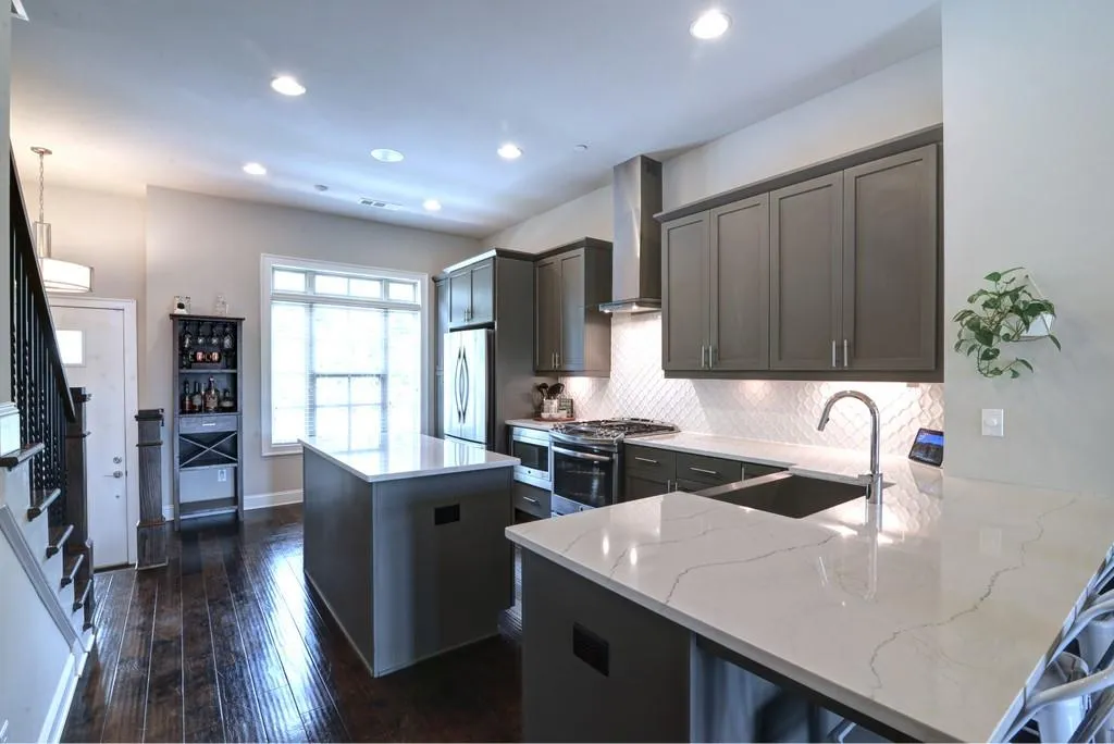 4755 Roswell Road, Atlanta, Georgia 30342, 2 Bedrooms Bedrooms, ,2 BathroomsBathrooms,Residential,Sold,4755 Roswell Road,6761115