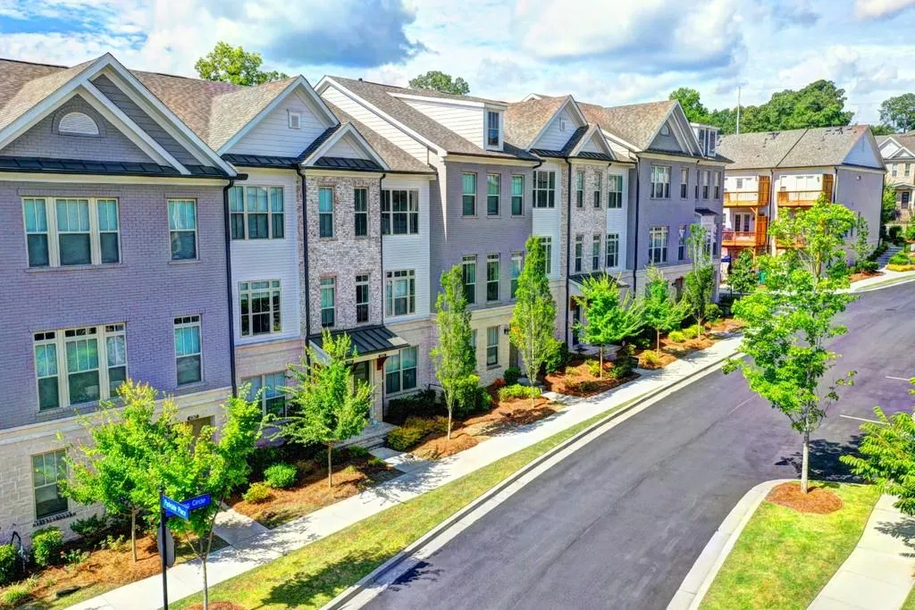 4755 Roswell Road, Atlanta, Georgia 30342, 2 Bedrooms Bedrooms, ,2 BathroomsBathrooms,Residential,Sold,4755 Roswell Road,6761115