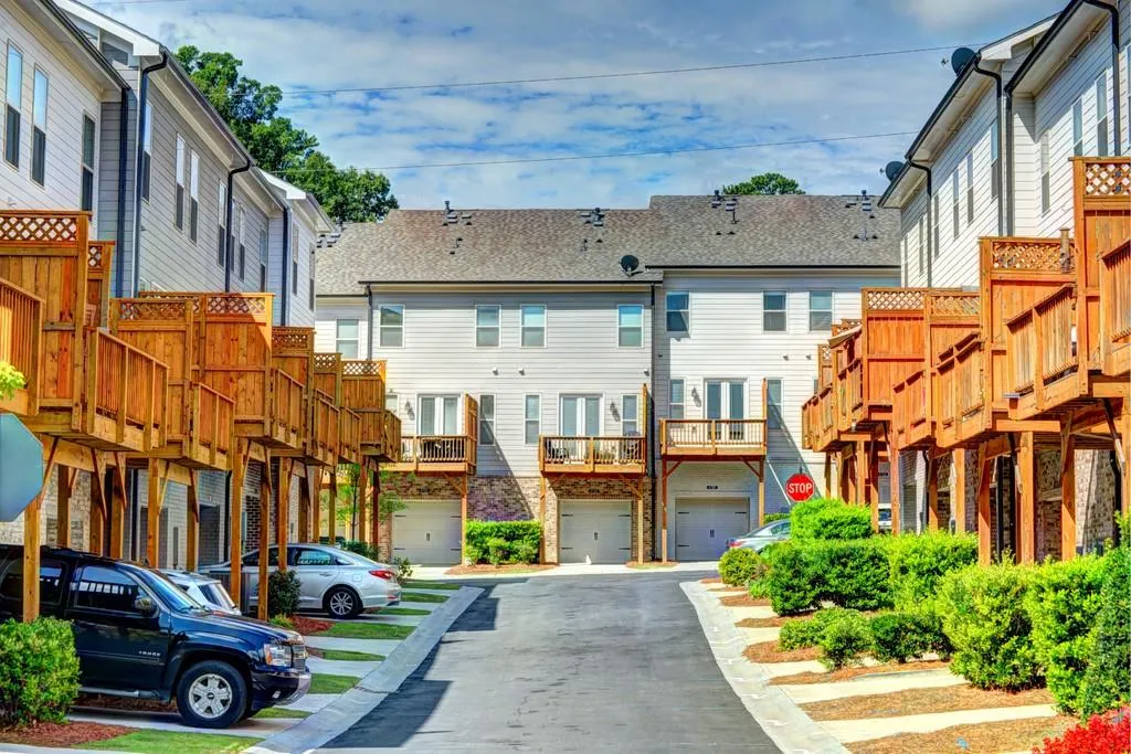 4755 Roswell Road, Atlanta, Georgia 30342, 2 Bedrooms Bedrooms, ,2 BathroomsBathrooms,Residential,Sold,4755 Roswell Road,6761115
