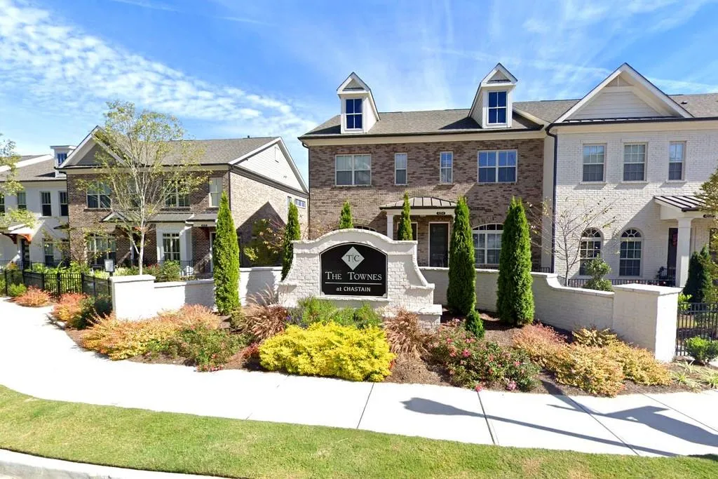4755 Roswell Road, Atlanta, Georgia 30342, 2 Bedrooms Bedrooms, ,2 BathroomsBathrooms,Residential,Sold,4755 Roswell Road,6761115