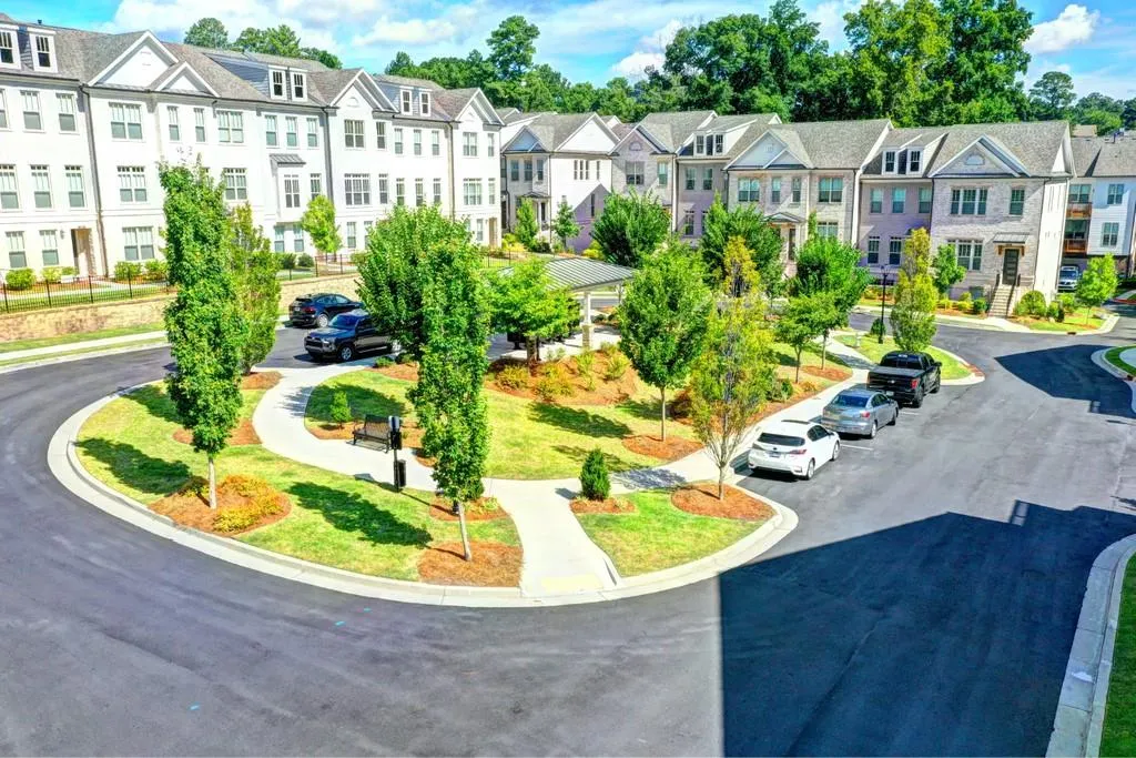 4755 Roswell Road, Atlanta, Georgia 30342, 2 Bedrooms Bedrooms, ,2 BathroomsBathrooms,Residential,Sold,4755 Roswell Road,6761115