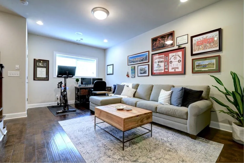 4755 Roswell Road, Atlanta, Georgia 30342, 2 Bedrooms Bedrooms, ,2 BathroomsBathrooms,Residential,Sold,4755 Roswell Road,6761115