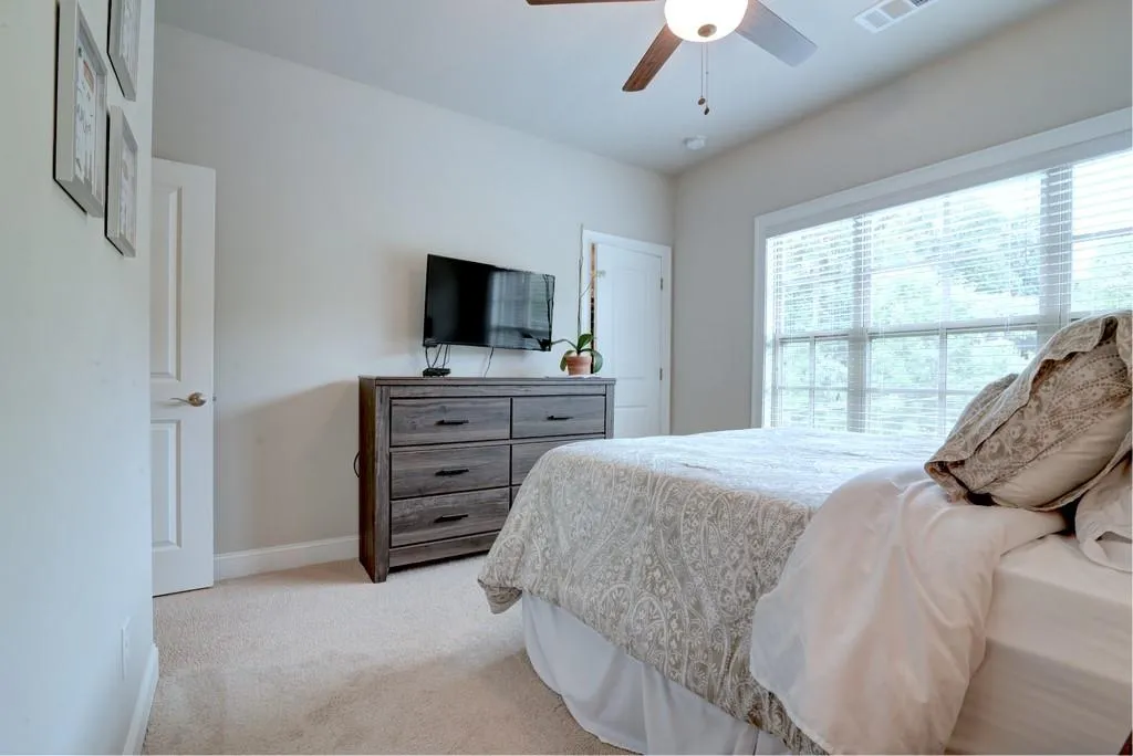 4755 Roswell Road, Atlanta, Georgia 30342, 2 Bedrooms Bedrooms, ,2 BathroomsBathrooms,Residential,Sold,4755 Roswell Road,6761115