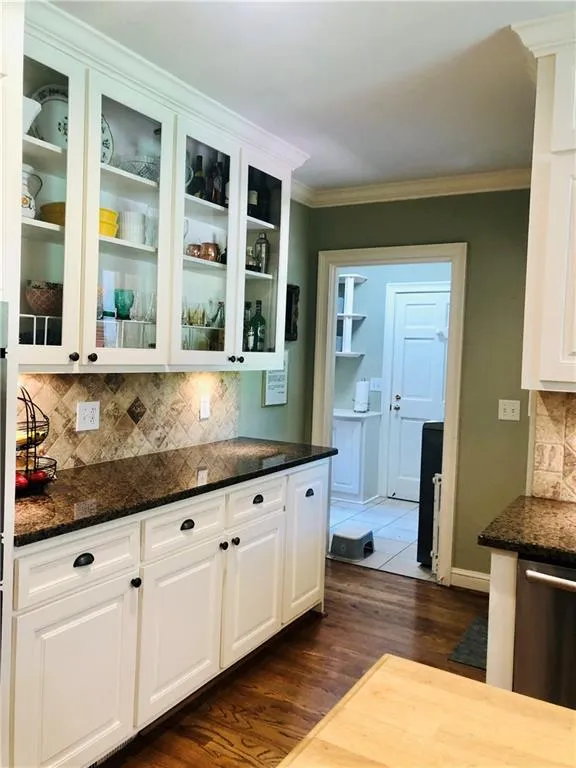 520 Valley Hall Drive, Sandy Springs, Georgia 30350, 4 Bedrooms Bedrooms, ,3 BathroomsBathrooms,Residential,Sold,520 Valley Hall Drive,6899817