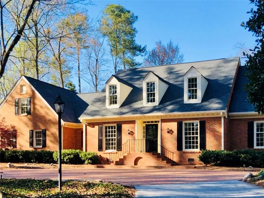 520 Valley Hall Drive, Sandy Springs, Georgia 30350, 4 Bedrooms Bedrooms, ,3 BathroomsBathrooms,Residential,Sold,520 Valley Hall Drive,6899817