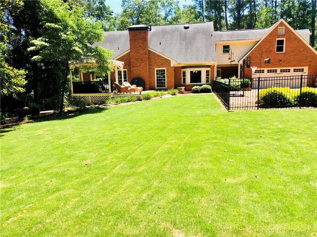 520 Valley Hall Drive, Sandy Springs, Georgia 30350, 4 Bedrooms Bedrooms, ,3 BathroomsBathrooms,Residential,Sold,520 Valley Hall Drive,6899817