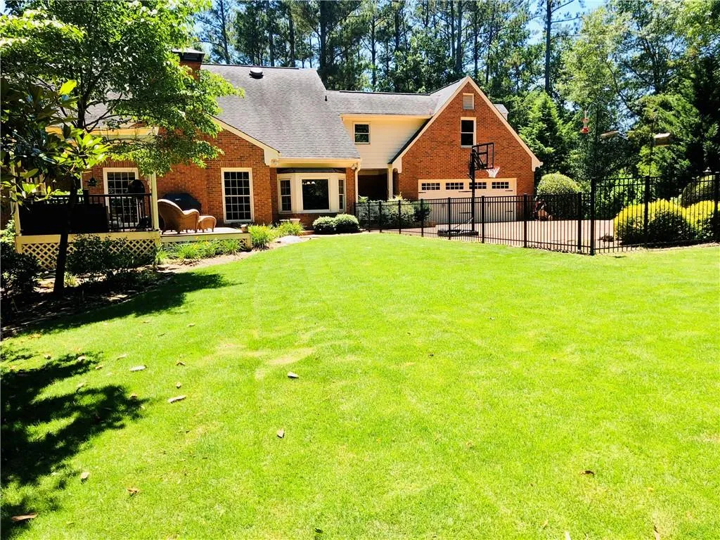 520 Valley Hall Drive, Sandy Springs, Georgia 30350, 4 Bedrooms Bedrooms, ,3 BathroomsBathrooms,Residential,Sold,520 Valley Hall Drive,6899817