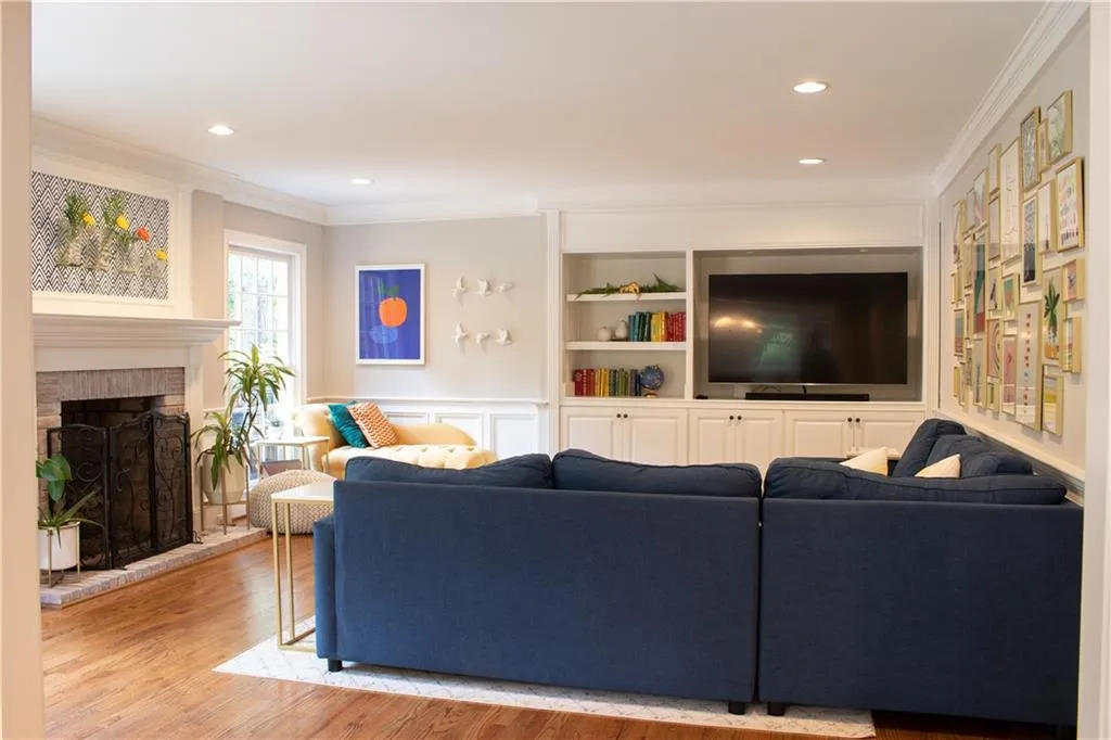 520 Valley Hall Drive, Sandy Springs, Georgia 30350, 4 Bedrooms Bedrooms, ,3 BathroomsBathrooms,Residential,Sold,520 Valley Hall Drive,6899817