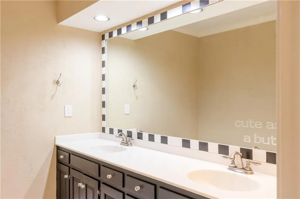 520 Valley Hall Drive, Sandy Springs, Georgia 30350, 4 Bedrooms Bedrooms, ,3 BathroomsBathrooms,Residential,Sold,520 Valley Hall Drive,6899817