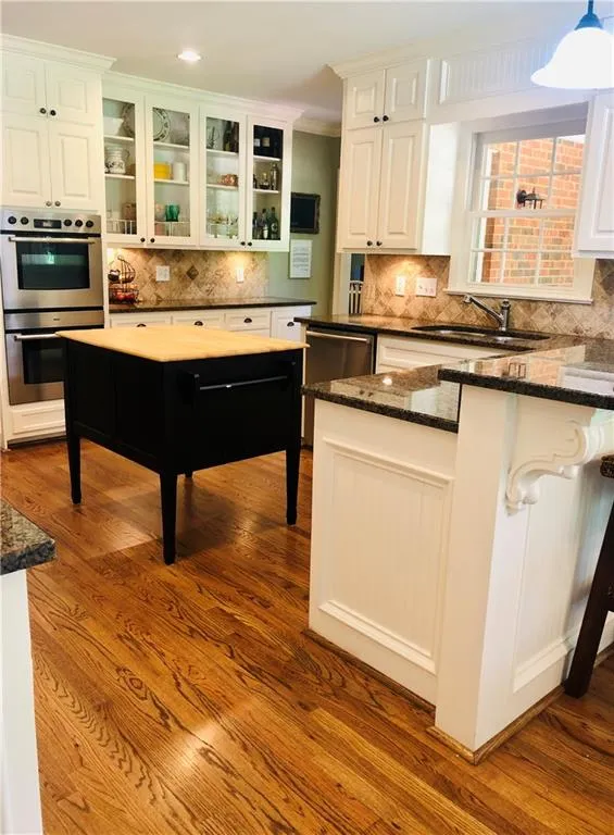 520 Valley Hall Drive, Sandy Springs, Georgia 30350, 4 Bedrooms Bedrooms, ,3 BathroomsBathrooms,Residential,Sold,520 Valley Hall Drive,6899817