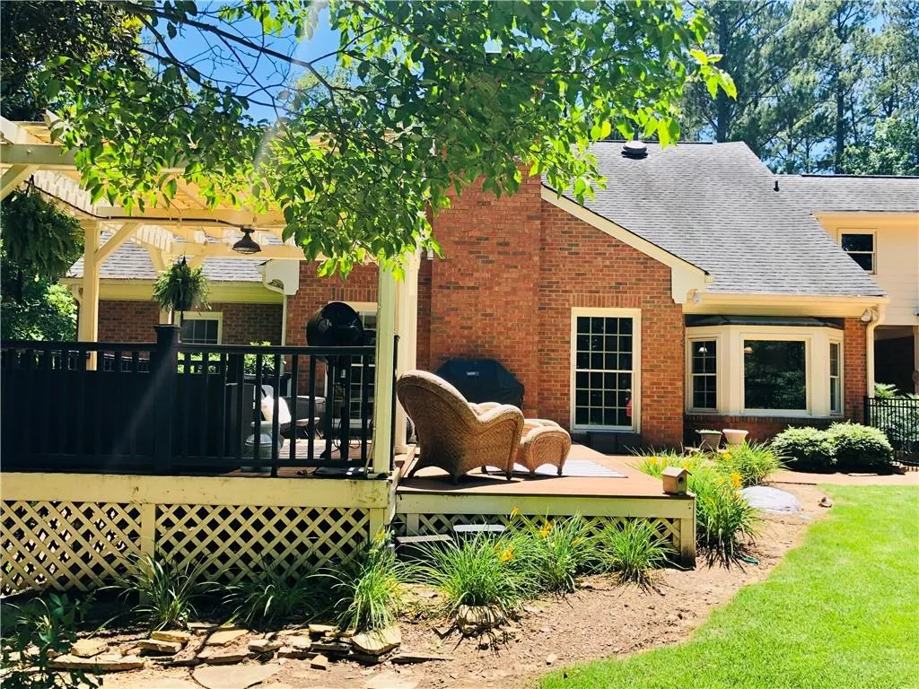 520 Valley Hall Drive, Sandy Springs, Georgia 30350, 4 Bedrooms Bedrooms, ,3 BathroomsBathrooms,Residential,Sold,520 Valley Hall Drive,6899817