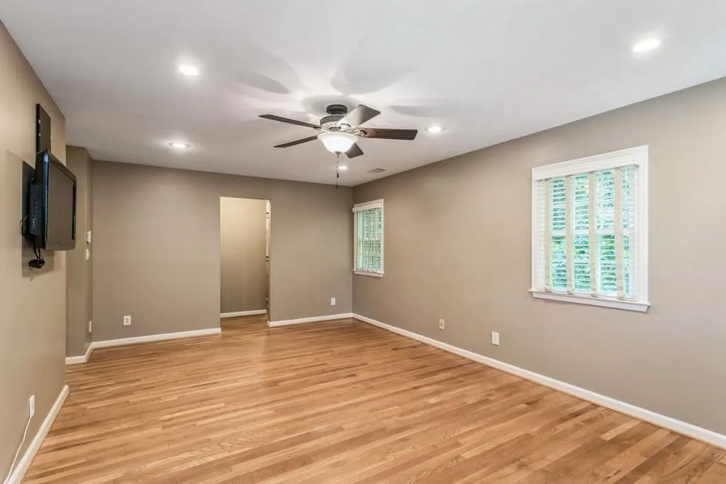 7105 Hunters Branch Drive, Sandy Springs, Georgia 30328, 5 Bedrooms Bedrooms, ,3 BathroomsBathrooms,Residential,Sold,7105 Hunters Branch Drive,6883638