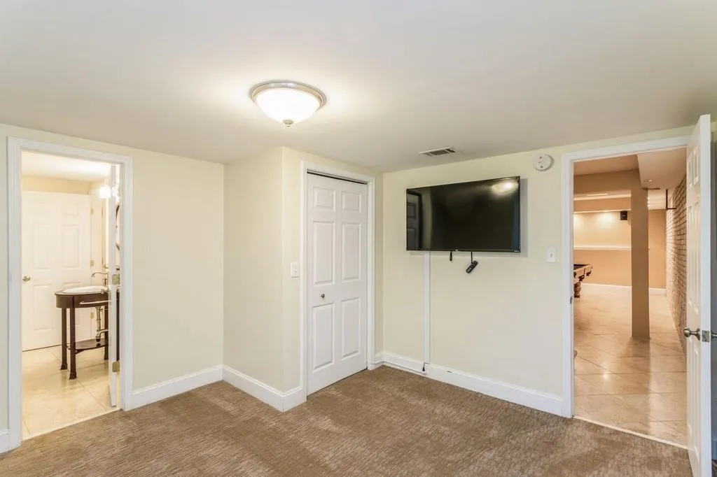 7105 Hunters Branch Drive, Sandy Springs, Georgia 30328, 5 Bedrooms Bedrooms, ,3 BathroomsBathrooms,Residential,Sold,7105 Hunters Branch Drive,6883638