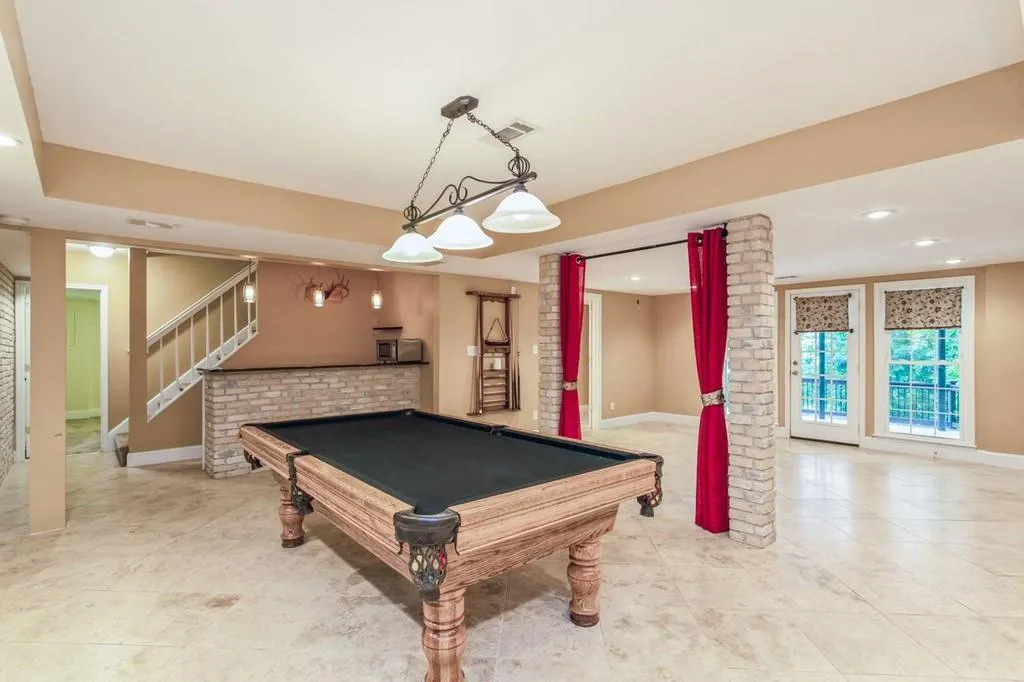 7105 Hunters Branch Drive, Sandy Springs, Georgia 30328, 5 Bedrooms Bedrooms, ,3 BathroomsBathrooms,Residential,Sold,7105 Hunters Branch Drive,6883638