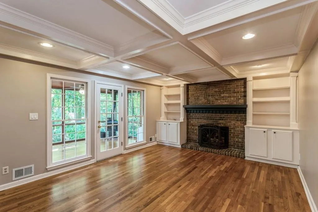 7105 Hunters Branch Drive, Sandy Springs, Georgia 30328, 5 Bedrooms Bedrooms, ,3 BathroomsBathrooms,Residential,Sold,7105 Hunters Branch Drive,6883638