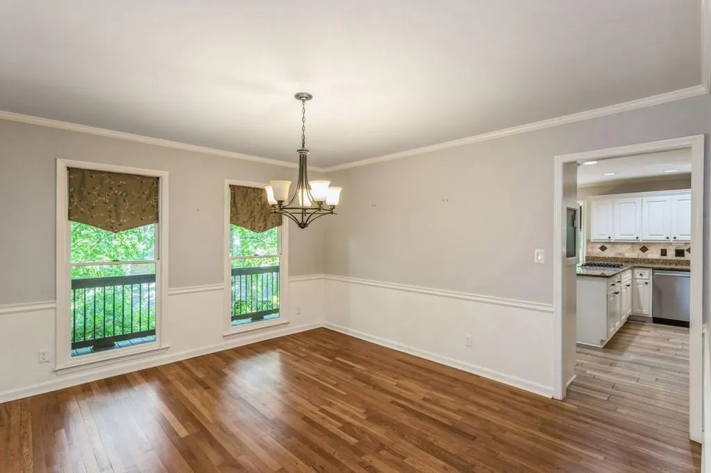 7105 Hunters Branch Drive, Sandy Springs, Georgia 30328, 5 Bedrooms Bedrooms, ,3 BathroomsBathrooms,Residential,Sold,7105 Hunters Branch Drive,6883638