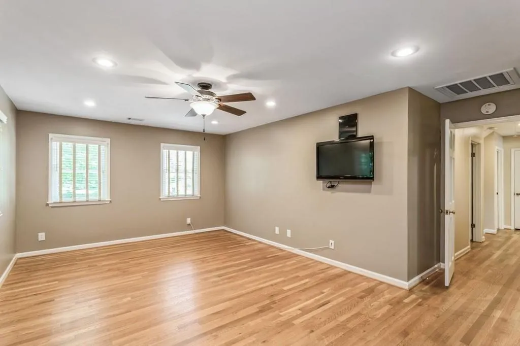 7105 Hunters Branch Drive, Sandy Springs, Georgia 30328, 5 Bedrooms Bedrooms, ,3 BathroomsBathrooms,Residential,Sold,7105 Hunters Branch Drive,6883638