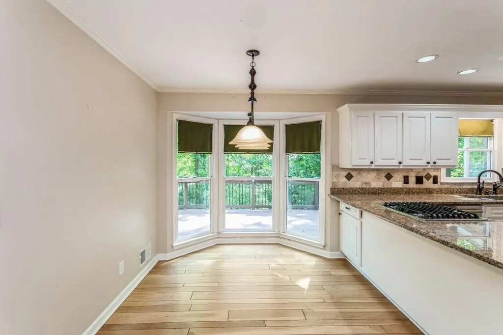7105 Hunters Branch Drive, Sandy Springs, Georgia 30328, 5 Bedrooms Bedrooms, ,3 BathroomsBathrooms,Residential,Sold,7105 Hunters Branch Drive,6883638