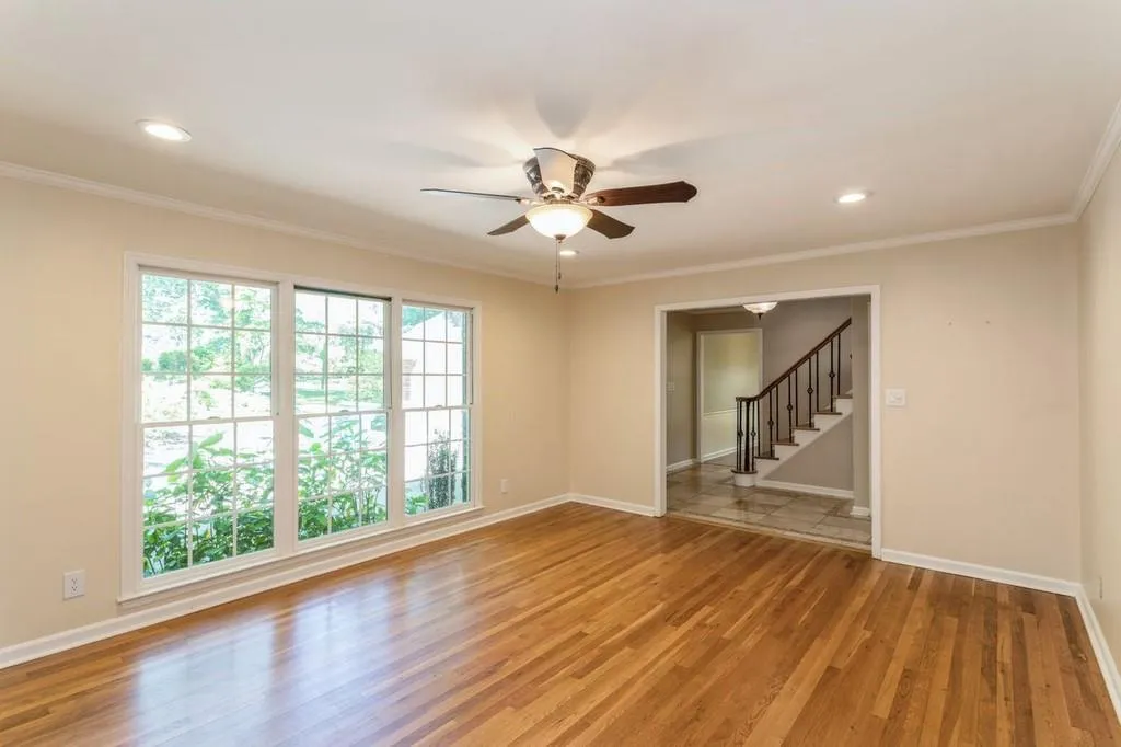 7105 Hunters Branch Drive, Sandy Springs, Georgia 30328, 5 Bedrooms Bedrooms, ,3 BathroomsBathrooms,Residential,Sold,7105 Hunters Branch Drive,6883638