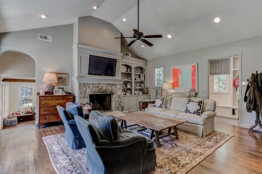 490 Hillside Drive Nw, Atlanta, Georgia 30342, 5 Bedrooms Bedrooms, ,5 BathroomsBathrooms,Residential,Sold,490 Hillside Drive Nw,6022791