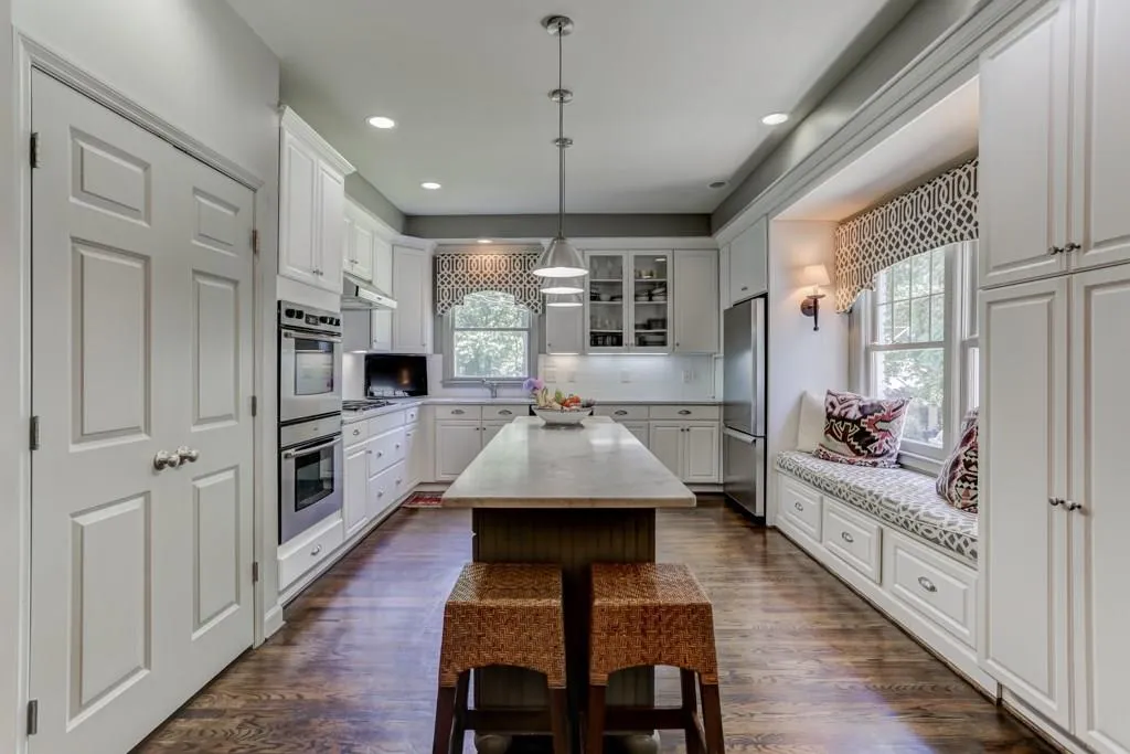 490 Hillside Drive Nw, Atlanta, Georgia 30342, 5 Bedrooms Bedrooms, ,5 BathroomsBathrooms,Residential,Sold,490 Hillside Drive Nw,6022791