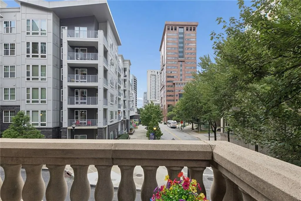 77 Peachtree Place Ne Unit 107, Atlanta, Georgia 30309, 2 Bedrooms Bedrooms, 0 ,2 BathroomsBathrooms,Residential,For Sale,77 Peachtree Place Ne Unit 107,7801708