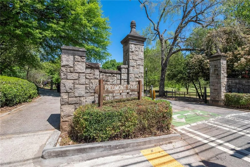 77 Peachtree Place Ne Unit 107, Atlanta, Georgia 30309, 2 Bedrooms Bedrooms, 0 ,2 BathroomsBathrooms,Residential,For Sale,77 Peachtree Place Ne Unit 107,7801708