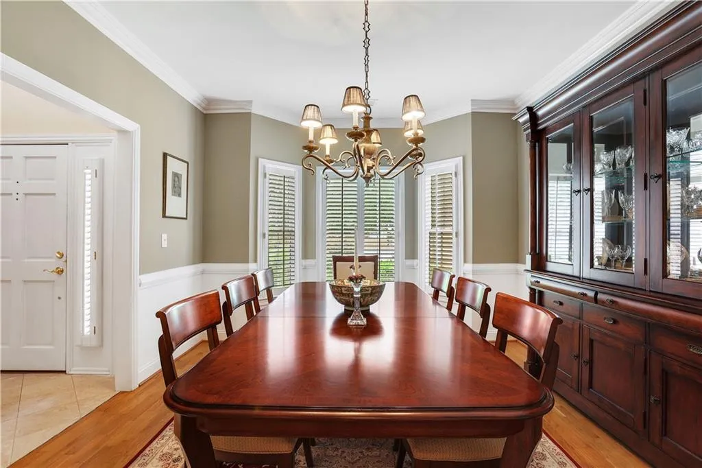 Bay window in dining room