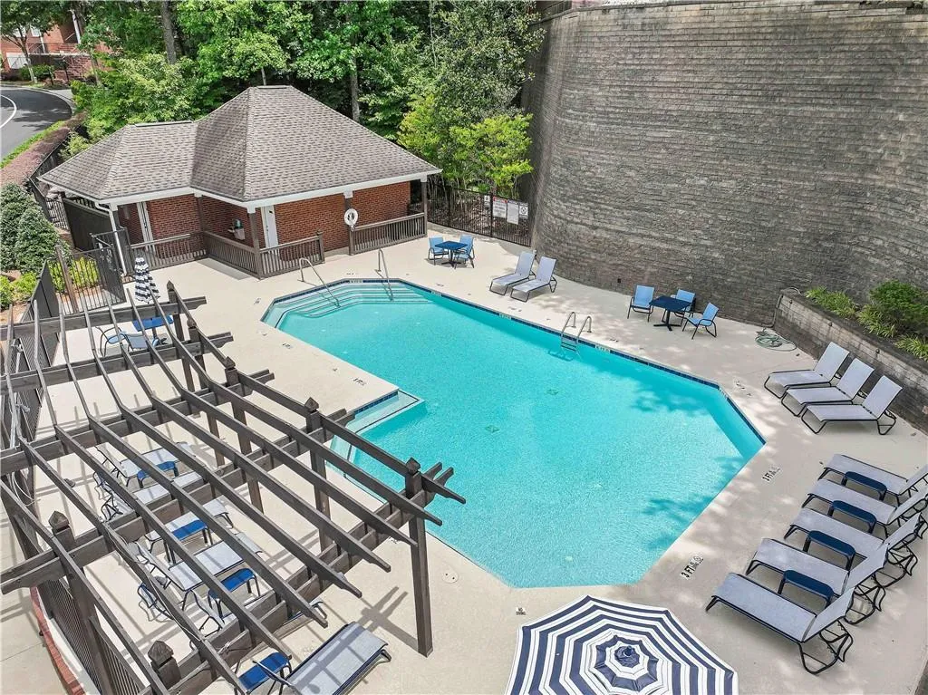 Community pool