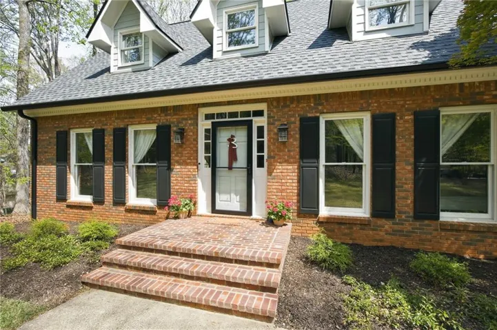 Welcome to 502 Riverview Ct.
