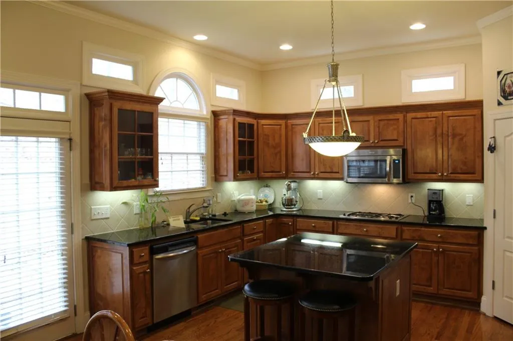205 Aerie Court, Atlanta, Georgia 30350, 6 Bedrooms Bedrooms, ,5 BathroomsBathrooms,Residential,Sold,205 Aerie Court,5649781