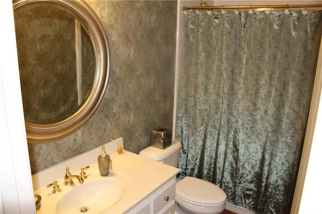 205 Aerie Court, Atlanta, Georgia 30350, 6 Bedrooms Bedrooms, ,5 BathroomsBathrooms,Residential,Sold,205 Aerie Court,5649781