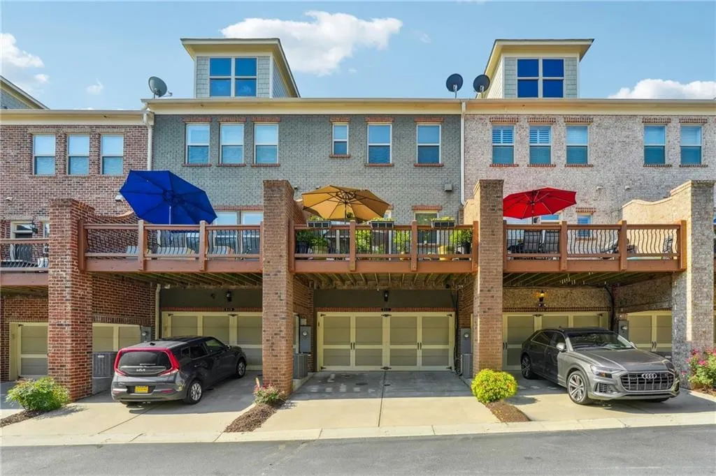 2-Car Garage