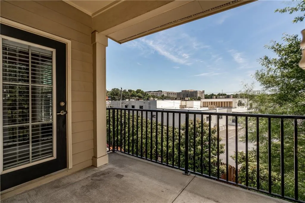 331 Le Gran Bend, Sandy Springs, Georgia 30328, 2 Bedrooms Bedrooms, ,2 BathroomsBathrooms,Residential,Sold,331 Le Gran Bend,6901358