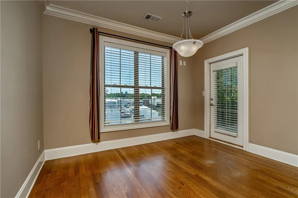 331 Le Gran Bend, Sandy Springs, Georgia 30328, 2 Bedrooms Bedrooms, ,2 BathroomsBathrooms,Residential,Sold,331 Le Gran Bend,6901358