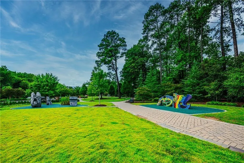 331 Le Gran Bend, Sandy Springs, Georgia 30328, 2 Bedrooms Bedrooms, ,2 BathroomsBathrooms,Residential,Sold,331 Le Gran Bend,6901358