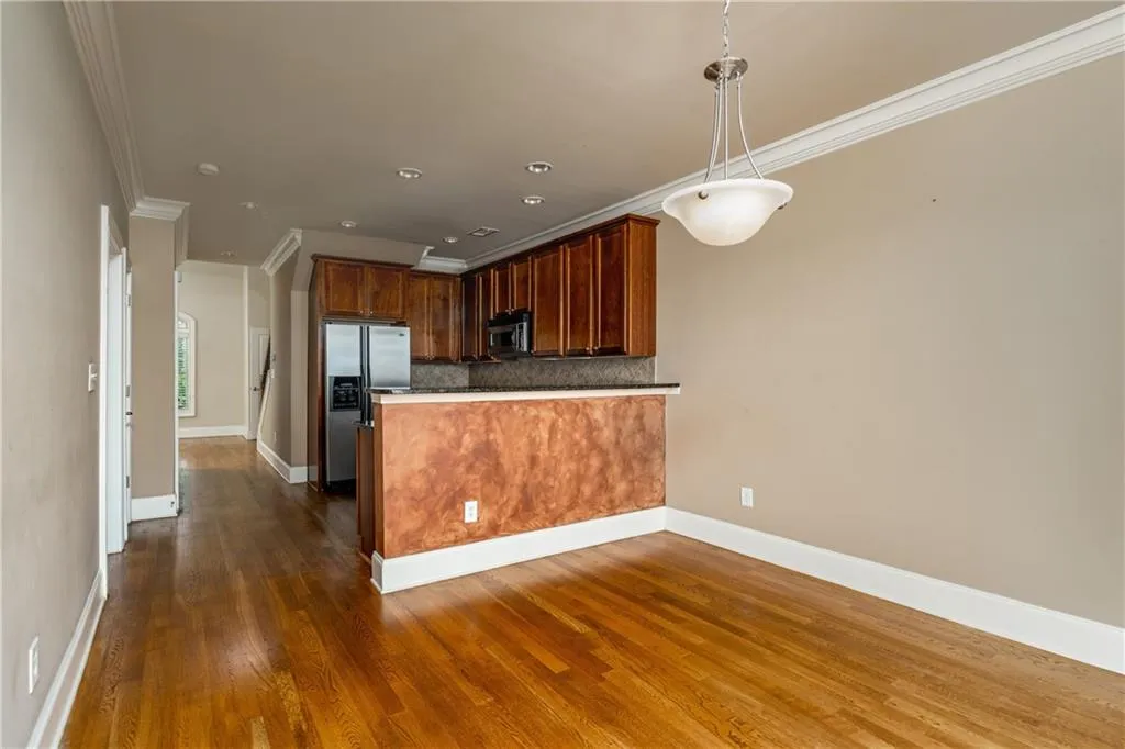 331 Le Gran Bend, Sandy Springs, Georgia 30328, 2 Bedrooms Bedrooms, ,2 BathroomsBathrooms,Residential,Sold,331 Le Gran Bend,6901358