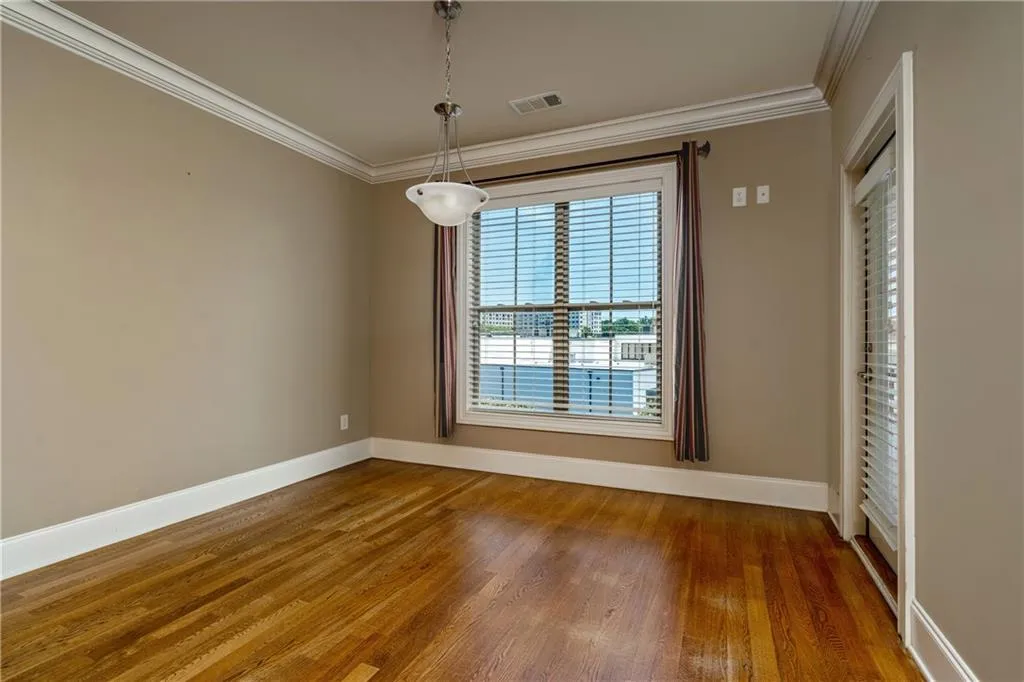 331 Le Gran Bend, Sandy Springs, Georgia 30328, 2 Bedrooms Bedrooms, ,2 BathroomsBathrooms,Residential,Sold,331 Le Gran Bend,6901358